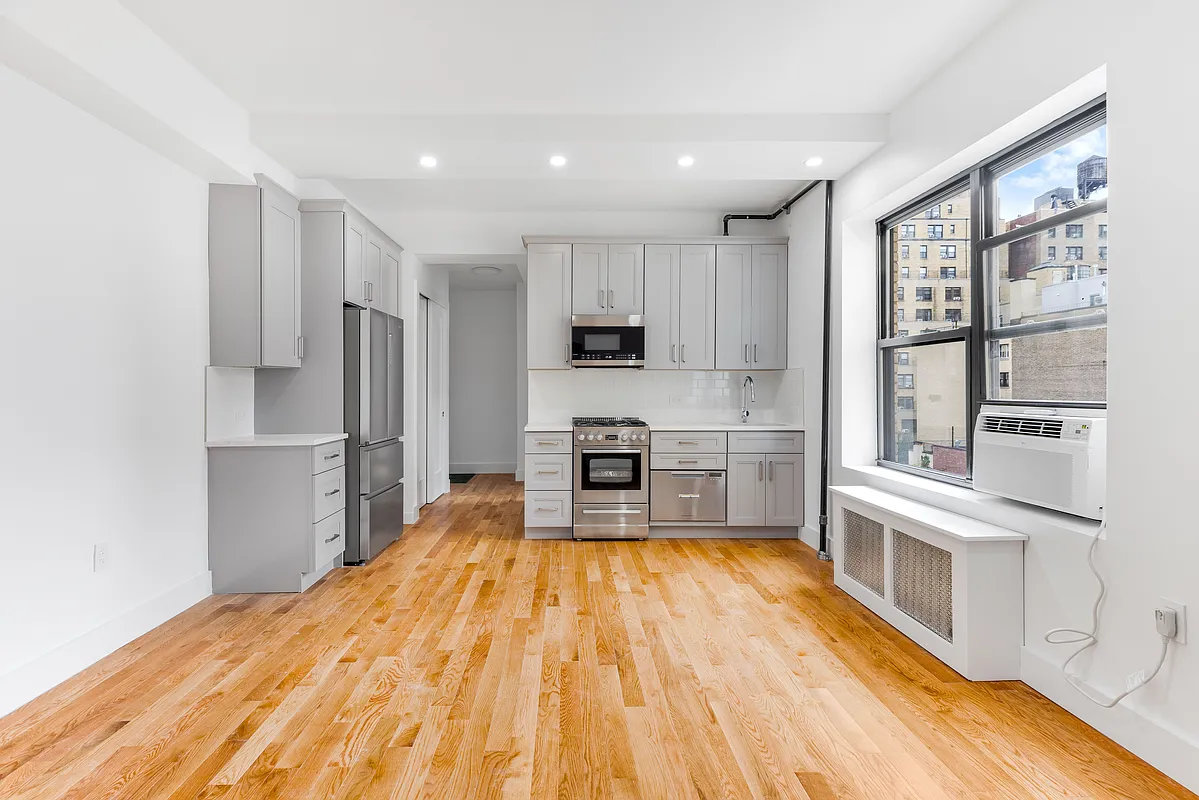 8C living room Kitchen